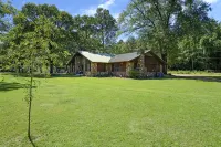 Secluded 4 bedroom farmhouse nestled on 8 acres with large lawn and oak trees. - Wifi