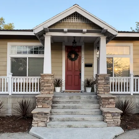 Beautiful fully renovated craftsman home in Paso Robles on historic Vine Street!