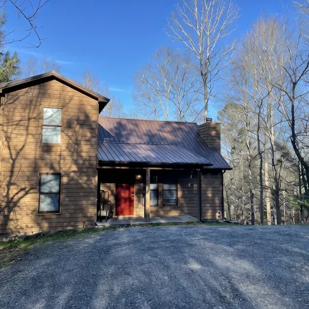 Mountain Deer Pass- A rustic mountain retreat on the Peacful Side of the Smokies