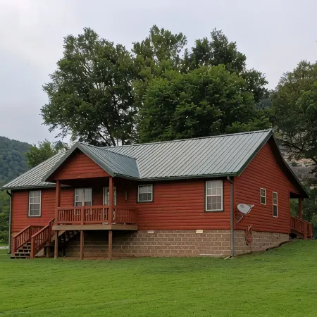 Beautiful cabin style home backing up on the White River!