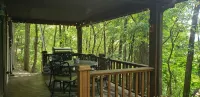 Cottage near Pittsburgh - Pet Friendly, No Pet/Cleaning Fees, Secluded & Quiet - balcony