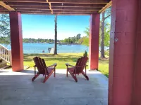 Lake Marion's Big Red House. W/ Dock and Kayaks. Pet Friendly please read policy - WiFi