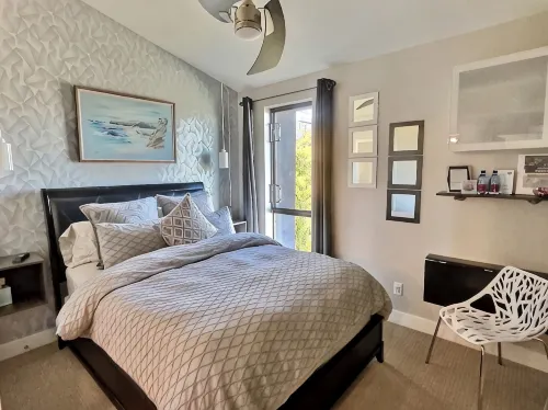 Rooftop Retreat-modern townhome in the heart of LoHi- roof deck-walk everywhere! - Bungalow