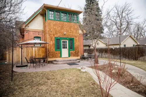 B.H. McCarty House, a Spacious Local Historic Landmark in Old Town Fort Collins - Balkoner