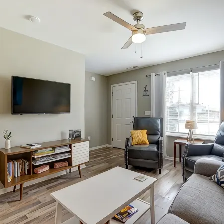 ChampionHill - Pick & Roll into Spooky Nook 2Bd Townhome with Off Street Parking