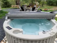 Large Private Rustic Retreat w/hot tub, fire pit, game room - 3-Star