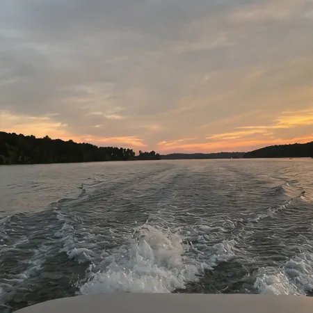 Handicap-Accessible Cabin Near Kirby Landing & Lake Greeson – Pet-Friendly