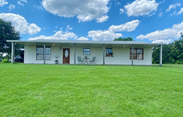 2-bedroom home on acreage in peaceful, rural area.