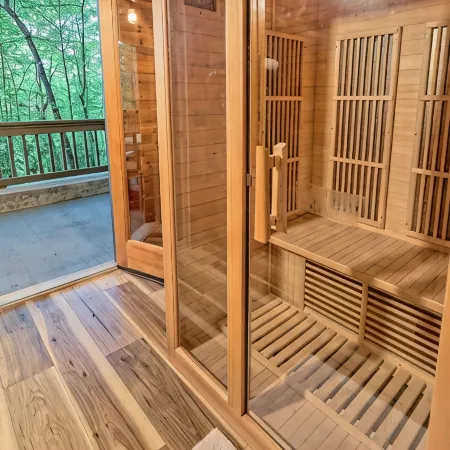 Modern Cabin with Great Views Close to Downtown Clayton