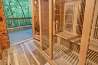 Modern Cabin with Great Views Close to Downtown Clayton - Chalets