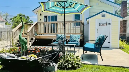 Boaty McBeach House: A Short Walk to Beach, Waterfront Sunsets & Restaurants! - 4-Star