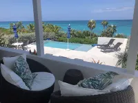 Beachfront Home and Pool, 4Br/4 Bathrooms - Homestays