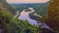 11 bedroom Lodge - Swim Spa/Hot Tub - Firepit - Game room - sleeps 26 - Wifi