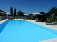 Domaine de l'Echassier, the Originals Relais - Swimmingpools