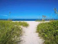 Sand & Sea Oasis: Condo with Private Beach Access - شاطئ