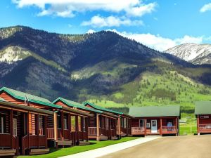 Wolf Den Log Cabin Motel and RV Park