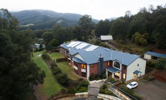 Elkanah Lodge and Conference Centre