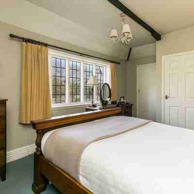 Closed Deans Place Country Hotel Rooms