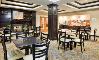 Holiday Inn Express & Suites Pryor