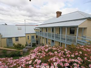 The Lodge on Elizabeth Boutique Hotel