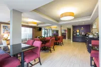 Royal Palms Inn Hotels in Stockbridge