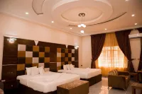 Crispan Suites and Event Center Hotels in 