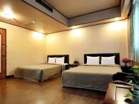 Hotel Lee-Chan Hotels near Ciyou Temple