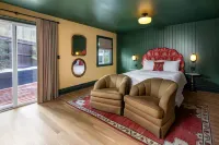 NP Boutique Lodge Hotels near Pine Knot Village