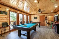 Splash of Gatlinburg 6 Bedroom Cabin by RedAwning Hotels in Sevier County