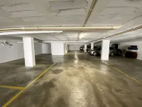 塔維拉大陽台帶泳池的家 - 停車場