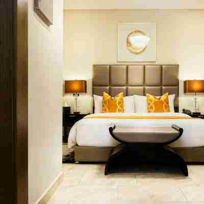 Oak Plaza Suites Rooms