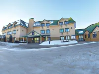 Travelodge by Wyndham Lacombe Hotels in 