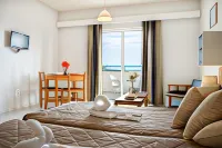 Sunny Hill Hotel Apartments Hotels in Chlórakas