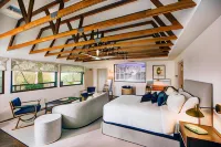All-Movie Hotel Hotels in Peachtree City