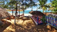 Beach Wave Hotel Hotel a Pottuvil