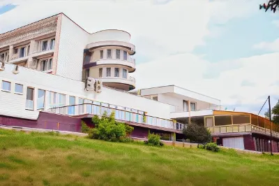 Иртыш Отели рядом с достопримечательностью «Для Вас»