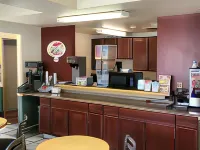 Super 8 by Wyndham Salmon