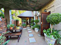 Waterhouse Guest Lodge in Waterkloof Hotels in City of Tshwane Metropolitan Municipality