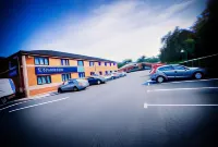 Travelodge Dublin Airport North 'Swords' - parking