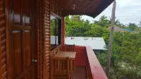 Guanna's Place Room and Resto Bar - WiFi
