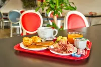 Adonis Hotel Bayonne - breakfast