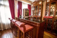 The Elgin, Darjeeling - Heritage Resort & Spa - bar
