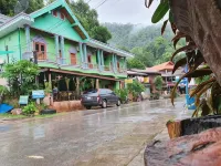 Phonemany Guesthouse Hotels in 