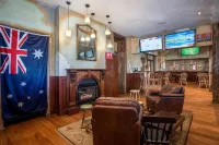 Metropolitan Hotel Hotels in Orange