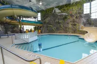 Canad Inns Destination Centre Windsor Park - Water Park