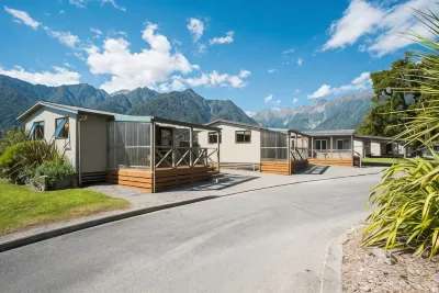 Fox Glacier TOP 10 Holiday Park & Motels Các khách sạn ở Fox Glacier