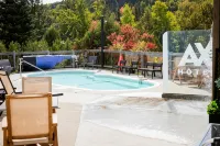 AX Hotel - Rooftop Pools