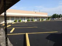 Mayo Inn - parking