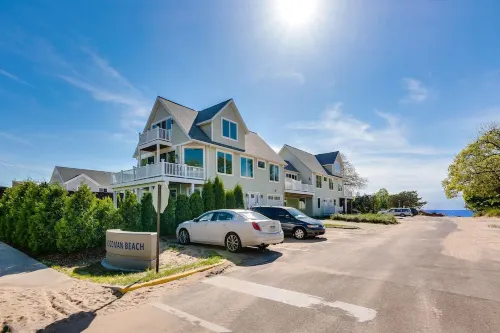 Beachfront Luxury Home-NEW Private Heated Pool, Lake View, Firepit, Game Room