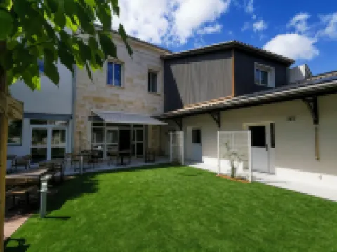 布魯姆旅舍酒吧和花園 酒店